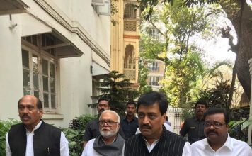 प्रकाश आंबेडकरांचा “अल्टिमेटम”, “राजगृहा” वर पोहचले कॉंग्रेस राष्ट्रवादीचे नेते…