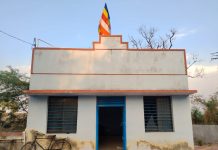 कवठे महांकाळ : अलकुड (एस) ग्रामपंचायतीच्या दुर्लक्षामुळे मागासवर्गीय समाजमंदिर दुरावस्थेत; दीड वर्षांपासून केवळ आश्वासनांचीच खैरात..