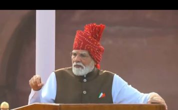पंतप्रधान मोदींच्या स्वातंत्र्यदिनाच्या भाषणाची व्हिडिओ क्लिप व्हायरल; सोशल मीडियावर जोरदार राजकीय आरोप-प्रत्यारोप…